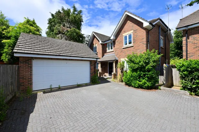 Mandeville Close, Broxbourne, photo 1