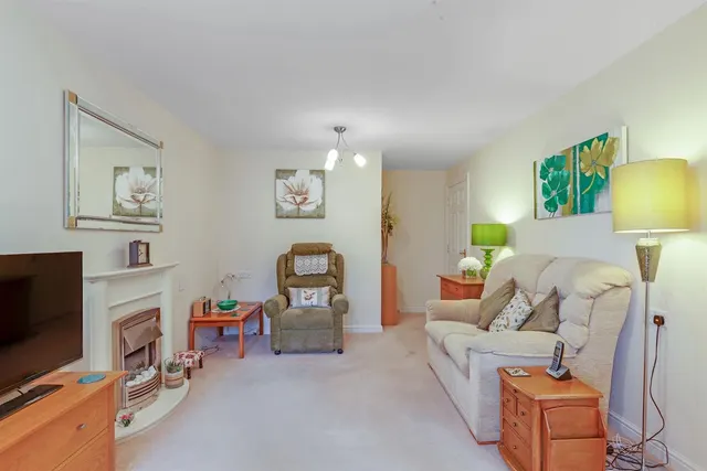 Junction Road, Warley, CM14, photo 2