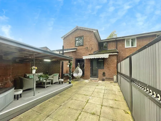 Yarburgh Street, Whalley Range, M16, photo 1
