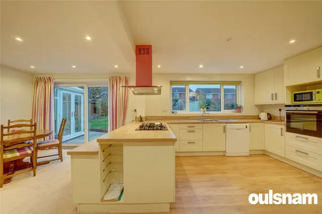 Photo 2 — Windsor Road, Droitwich, Worcestershire, WR9 7BZ