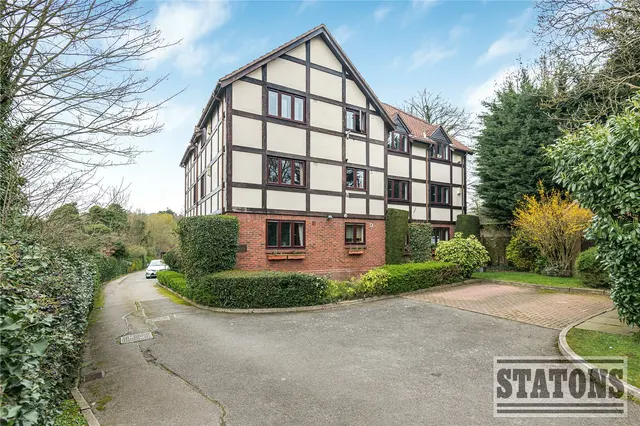 Crescent East, Hadley Wood, EN4 0EL, photo 1