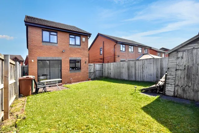Parkinson Close, Wakefield, WF1, photo 2