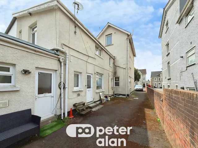 Chepstow Road, Newport, NP19, photo 2