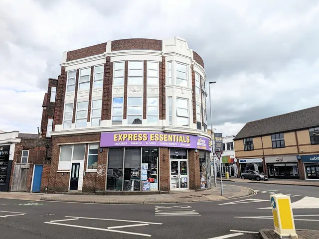 London Road, Portsmouth, PO2, photo 1