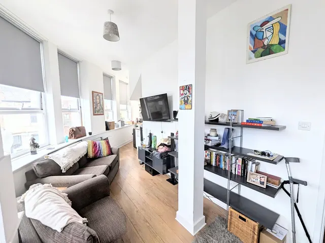 London Road, Portsmouth, PO2, photo 3
