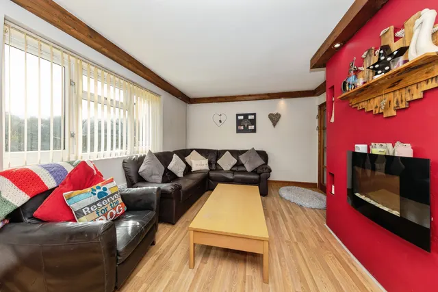 Heol Llethryd, Llanelli, photo 1