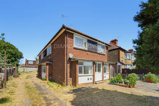 Photo 3 — Staines Road, Feltham, TW14 0JT
