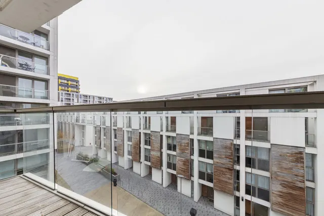 Photo 2 — Lanterns Way, Canary Wharf