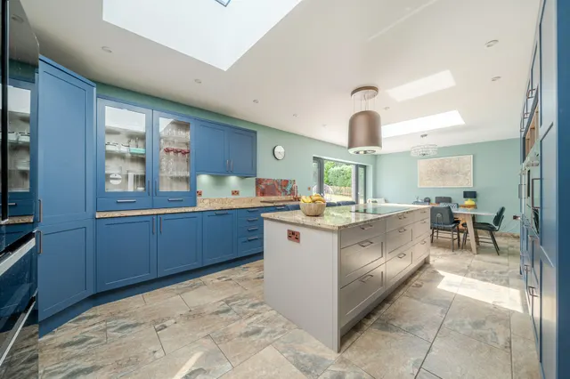 Photo 3 — Chappell Close, Liphook, GU30