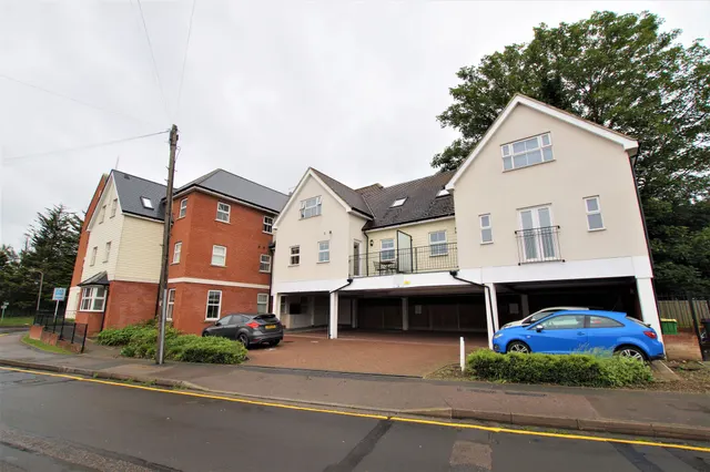 Photo 2 — The Approach, Rayleigh, Essex, SS6 9FA