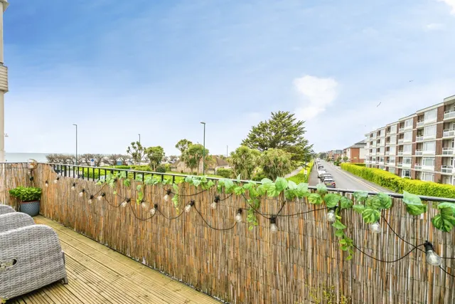 Nyewood Lane, Bognor Regis, photo 1