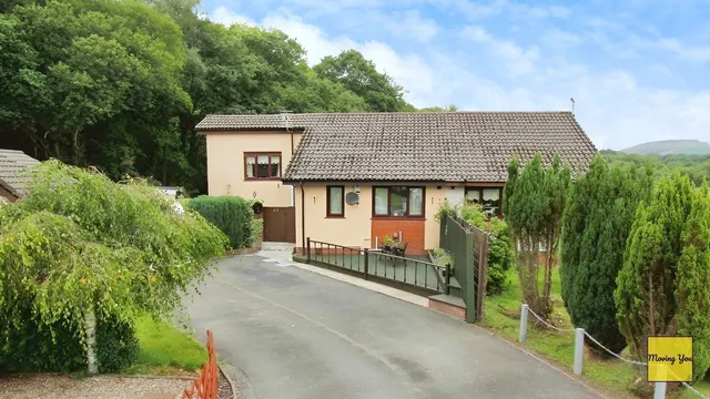 Highland Gardens, Neath, photo 1