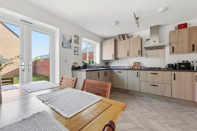 The Avenue, Chesterfield, S42, photo 1