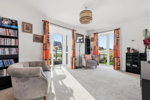 The Avenue, Chesterfield, S42, photo 2
