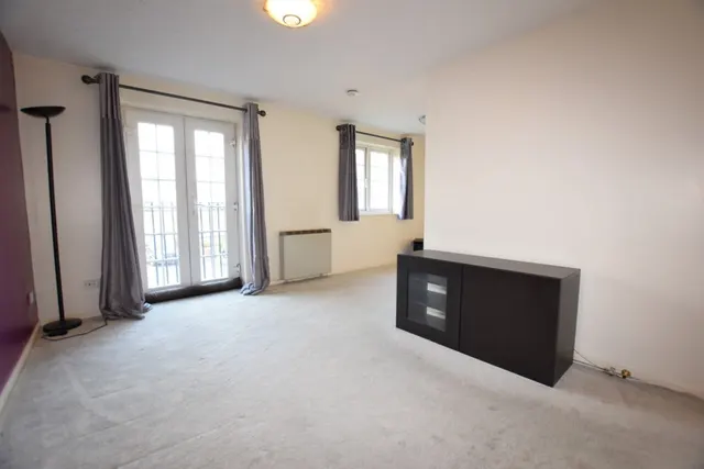Greenhead Court, Huddersfield, HD1, photo 2