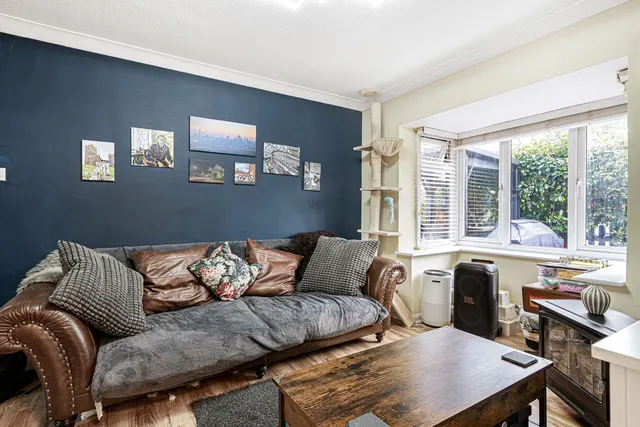 Bryony Way, Sunbury-on-Thames, TW16, photo 3