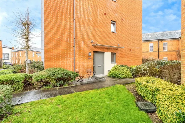Longley Road, Chichester, PO19, photo 1