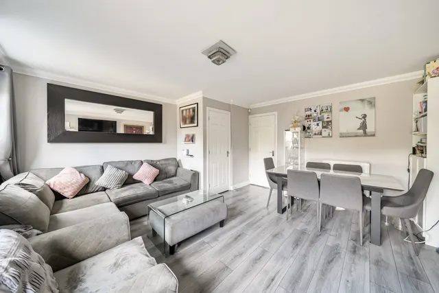 Photo 2 — Rowan Close, Shenley, Radlett, WD7