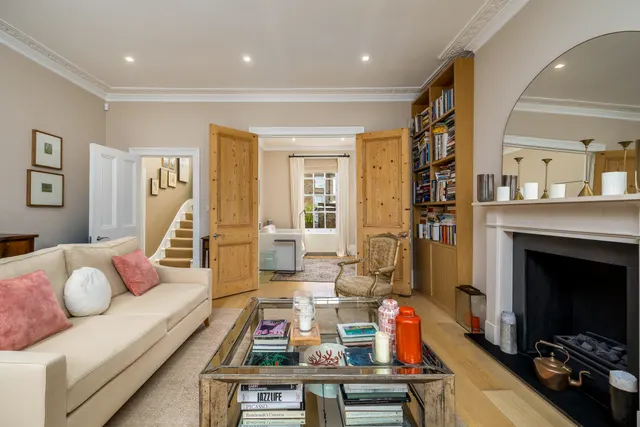 Photo 3 — Chepstow Road, Notting Hill, London