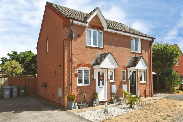 Hayside Avenue, Balderton, NG24, photo 1