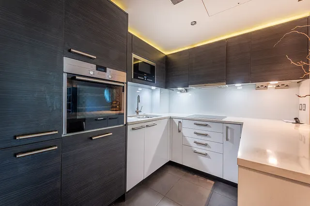 Photo 3 — 4 Doulton House, Chelsea Creek, 11 Park Street, London