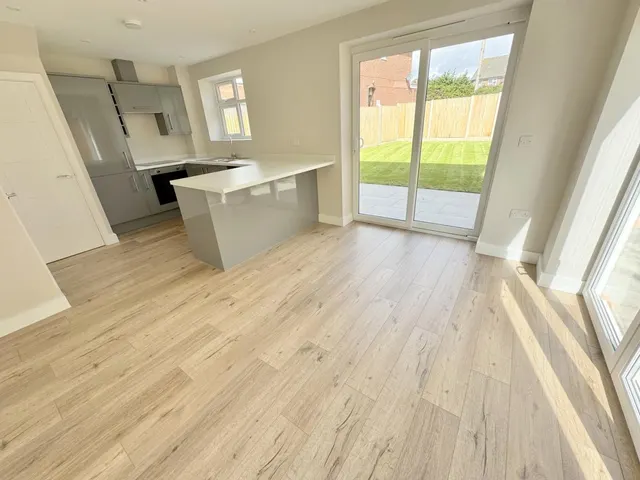 The Maples, BH16, photo 2