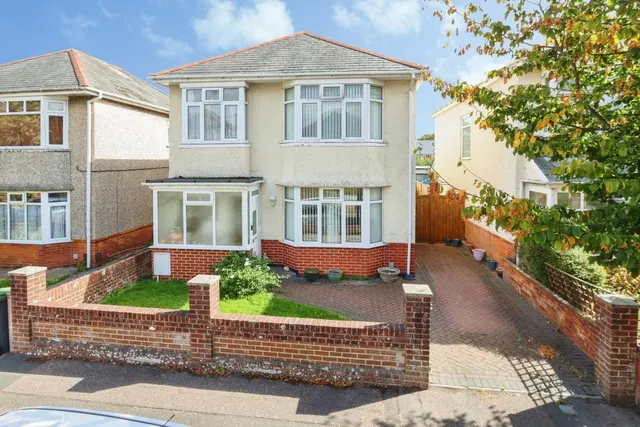 The Avenue, Moordown, BH9, photo 1