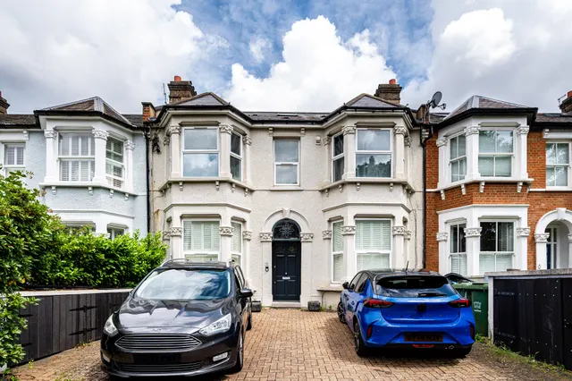 Flat B, 65 Wellmeadow Road, London, photo 1
