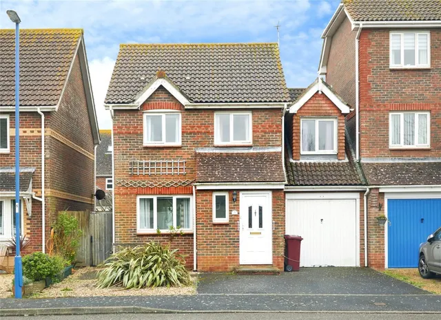 Jones Square, Selsey, PO20, photo 1