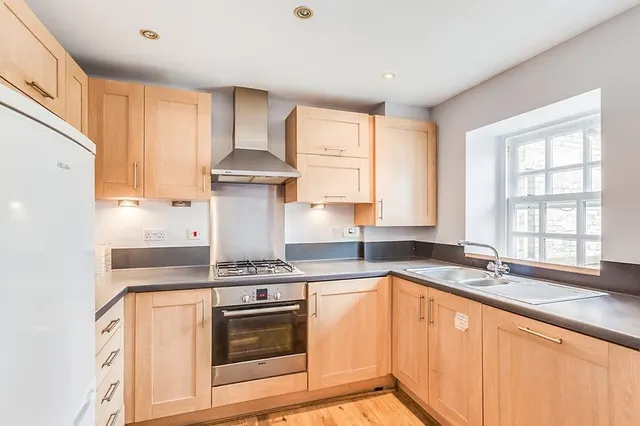 Photo 3 — Chaloner Grove, Wakefield, West Yorkshire, WF1