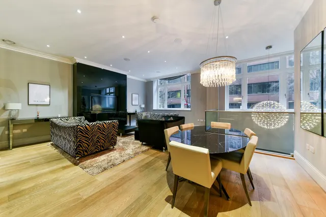 Leman Street, E1, photo 2