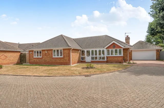 Woodstock Gardens, Aldwick, PO21, photo 1