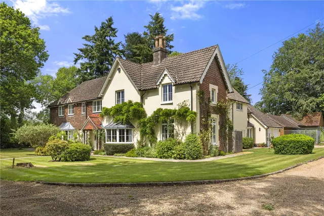 Woolmer Lane, Bramshott, Liphook, Hampshire, GU30 7RD, photo 1