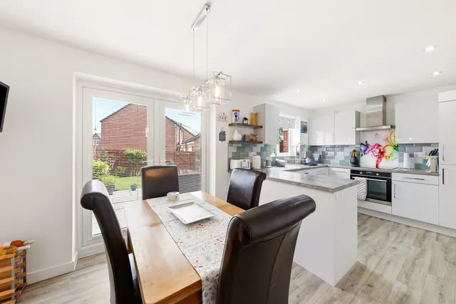 Photo 2 — Chambers Close, Castleford, WF10