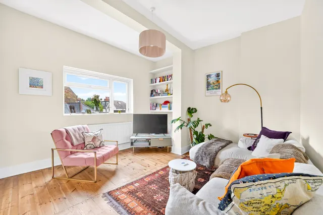 Photo 2 — Ferme Park Road, London, N4
