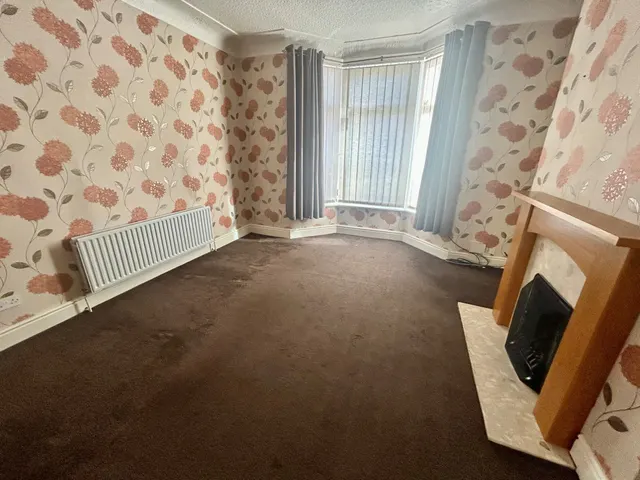Woodhall Road, L13, photo 3