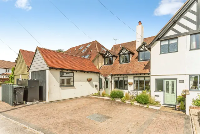 The Mews, Russley Park, Marlborough, photo 1