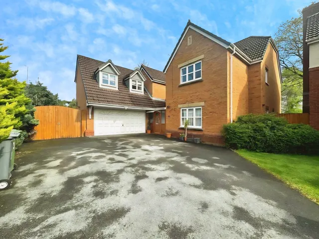 Wychwood, Upton, Wirral, photo 1