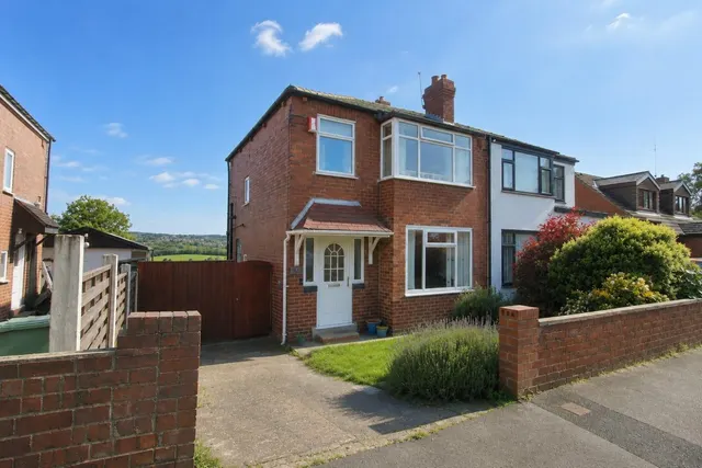 Calverley Gardens, Bramley, LS13, photo 1