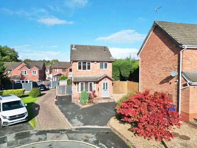 Gedney Grove, Newcastle, ST5, photo 1