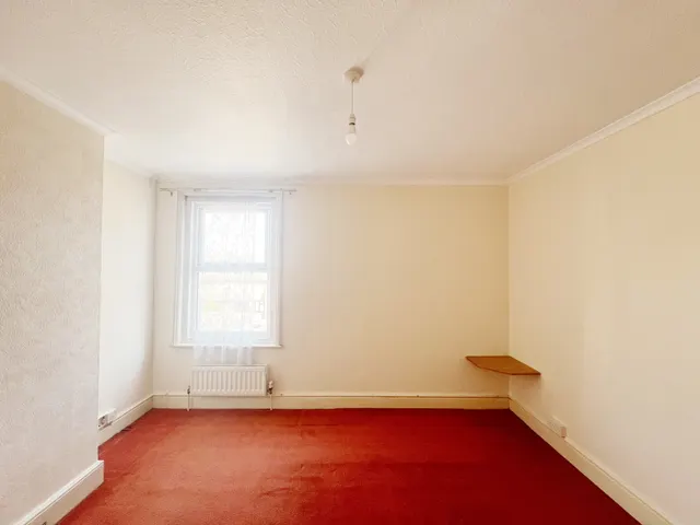 Photo 3 — CENTRAL SWINDON