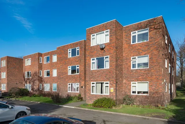 Photo 3 — Albermarle Road Beckenham