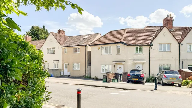 Photo 2 — Marksbury Road, Bedminster, BS3 5LD