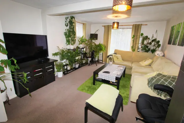 Photo 2 — Berryfield Road, Cottingham, LE16