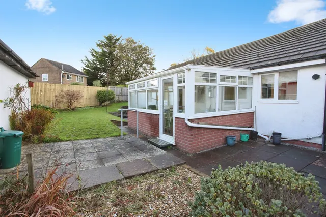 Oak Close, Talbot Green, Pontyclun, photo 1