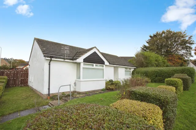 Photo 2 — Oak Close, Talbot Green, Pontyclun