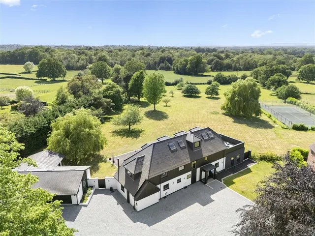 Wilderwick Road, East Grinstead, RH19, photo 1