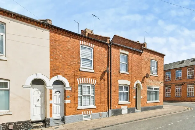 Robert Street, Northampton, Northamptonshire, NN1, photo 1