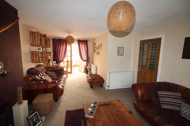 St. Cuthbert Avenue, Wells, photo 3