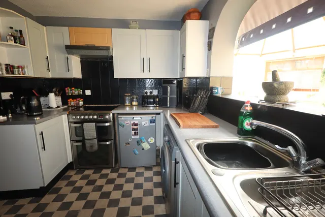 St. Cuthbert Avenue, Wells, photo 2